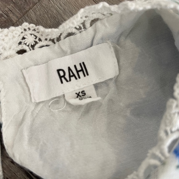 Rahi Blue Floral Long Sleeve Top & Shorts Set size xsmall - Picture 2 of 2